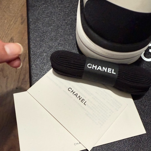 Authentic Chanel sneakers size 37 - Picture 11 of 11